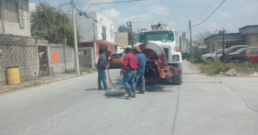Realizó COMAPA limpieza de drenaje sanitario en la Juárez