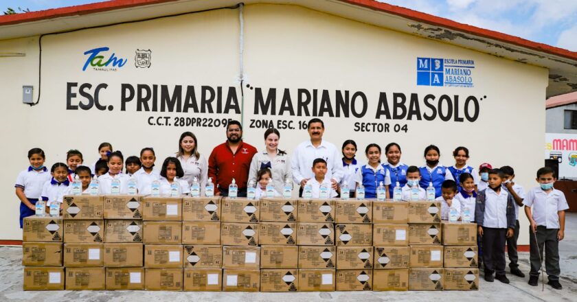 Apoya DIF Reynosa a más escuelas con gel antibacterial