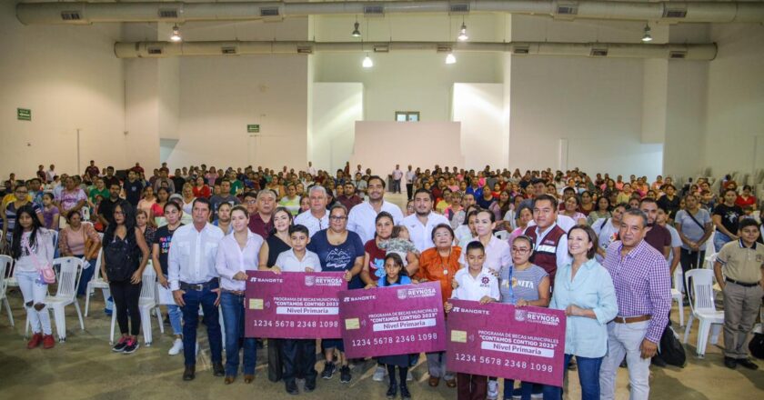 Concluyó Carlos Peña Ortiz entrega de tarjetas de Becas Municipales de Primaria