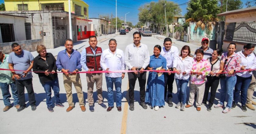 Inauguraron Alcalde y vecinos de la Aquiles Serdán nueva pavimentación