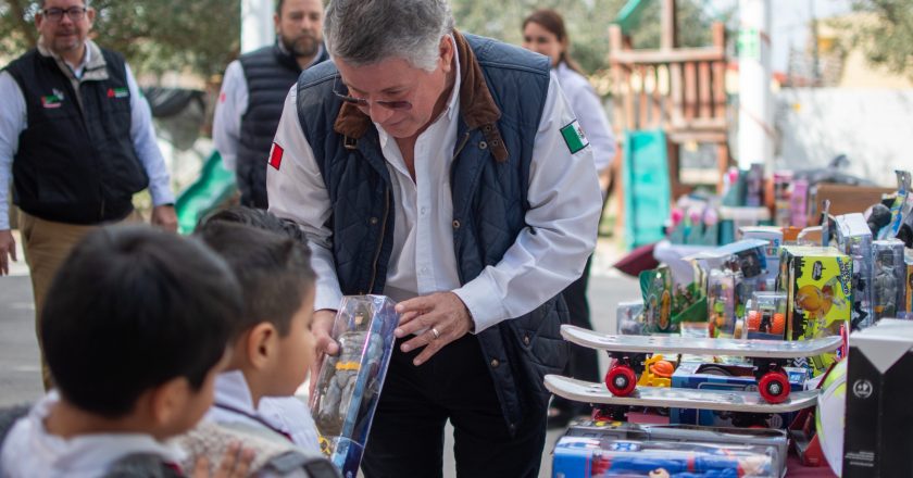 Entregó PEMEX juguetes a niños y niñas del CAIC Reynosa