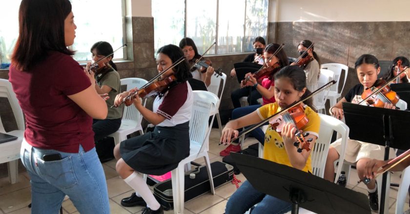 Ofrece IRCA clases de violín gratuitas
